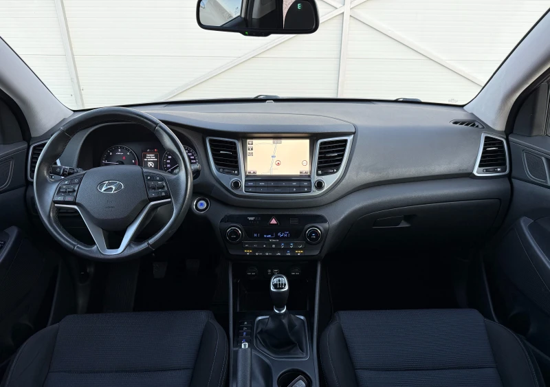 Hyundai Tucson 1.7 CRDI Навигация/Камера/Keyless/Собствен лизинг, снимка 13 - Автомобили и джипове - 53156322