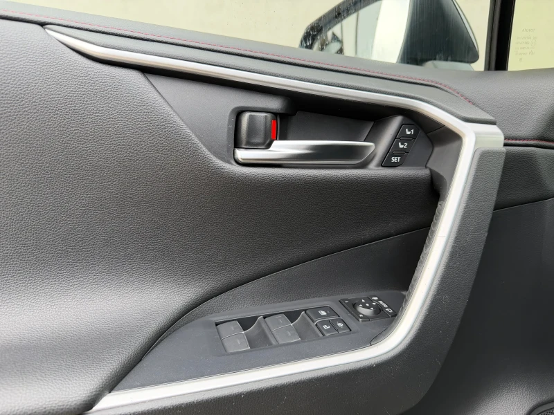 Toyota Rav4 Plug-In Premium Bi-Tone в Гаранция, снимка 10 - Автомобили и джипове - 53258740