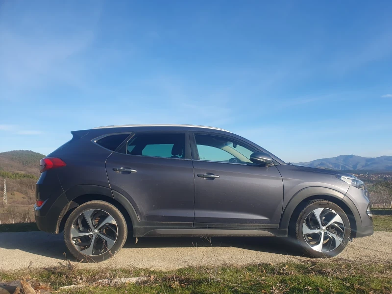 Hyundai Tucson, снимка 4 - Автомобили и джипове - 53559047