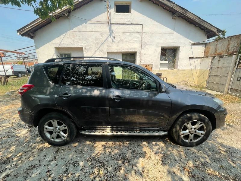 Toyota Rav4 2.2 D-4D 150к.с Ел Кожа Навигация  НА ЧАСТИ, снимка 5 - Автомобили и джипове - 41356567