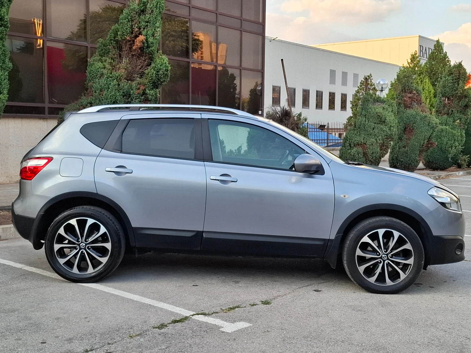 Nissan Qashqai 2.0dCi 150hp * 4x4 * КЛИМАТРОНИК * ПАНОРАМА *  EU5 - изображение 4