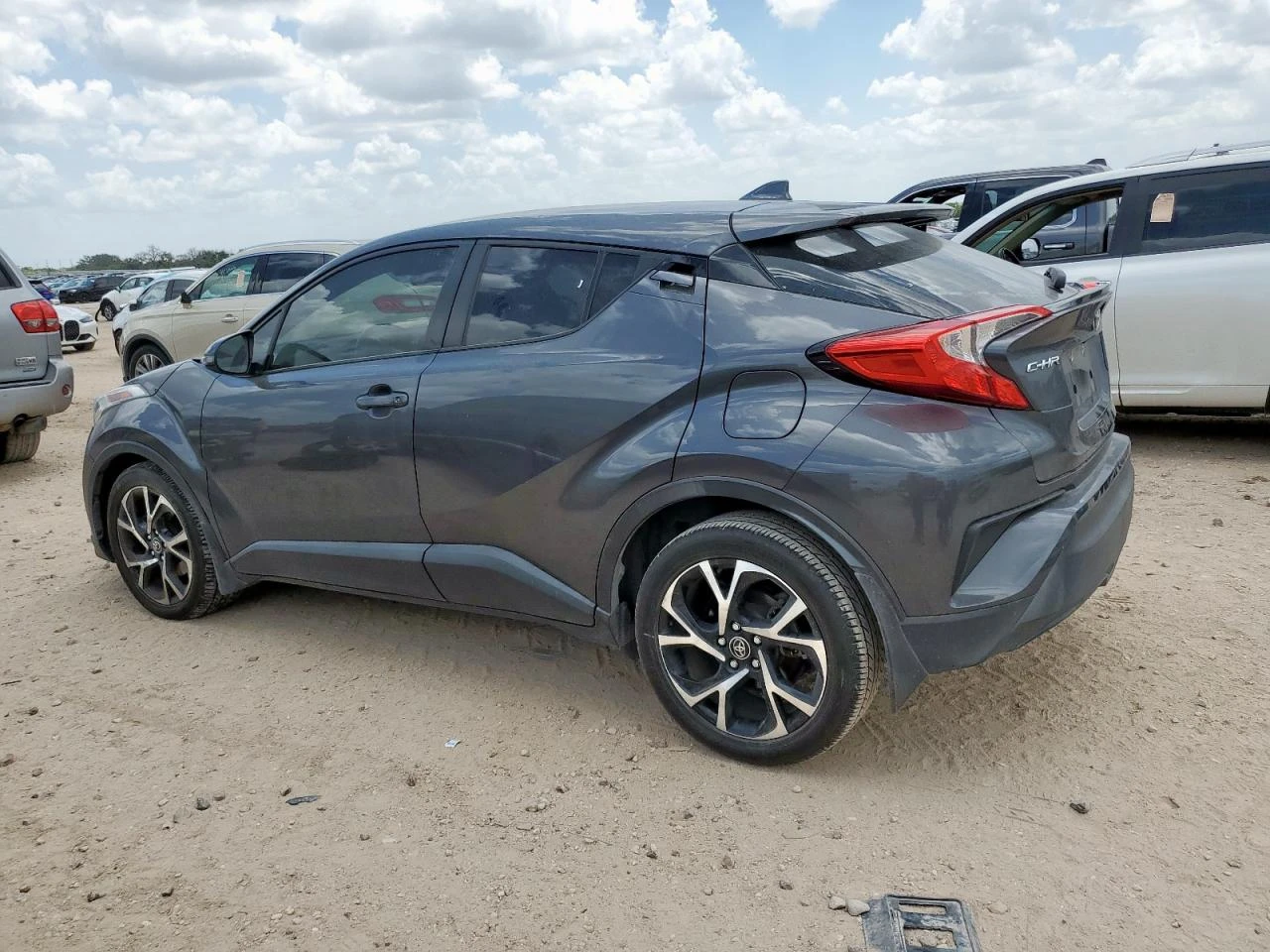 Toyota C-HR XLE - изображение 2