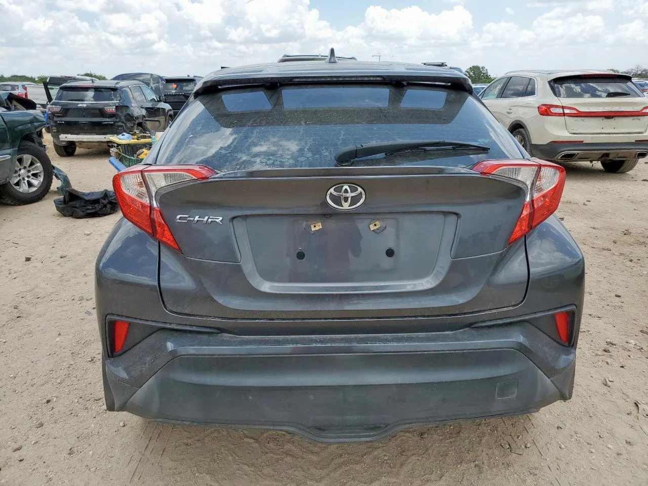 Toyota C-HR XLE - изображение 6
