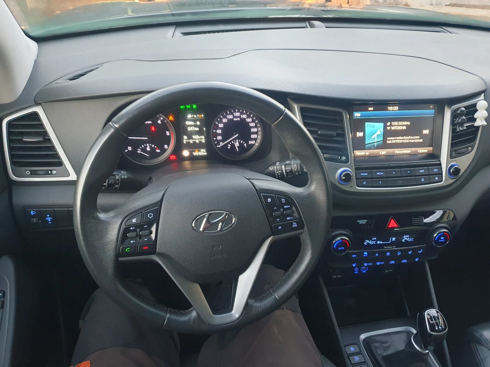 Hyundai Tucson, снимка 15 - Автомобили и джипове - 53559047