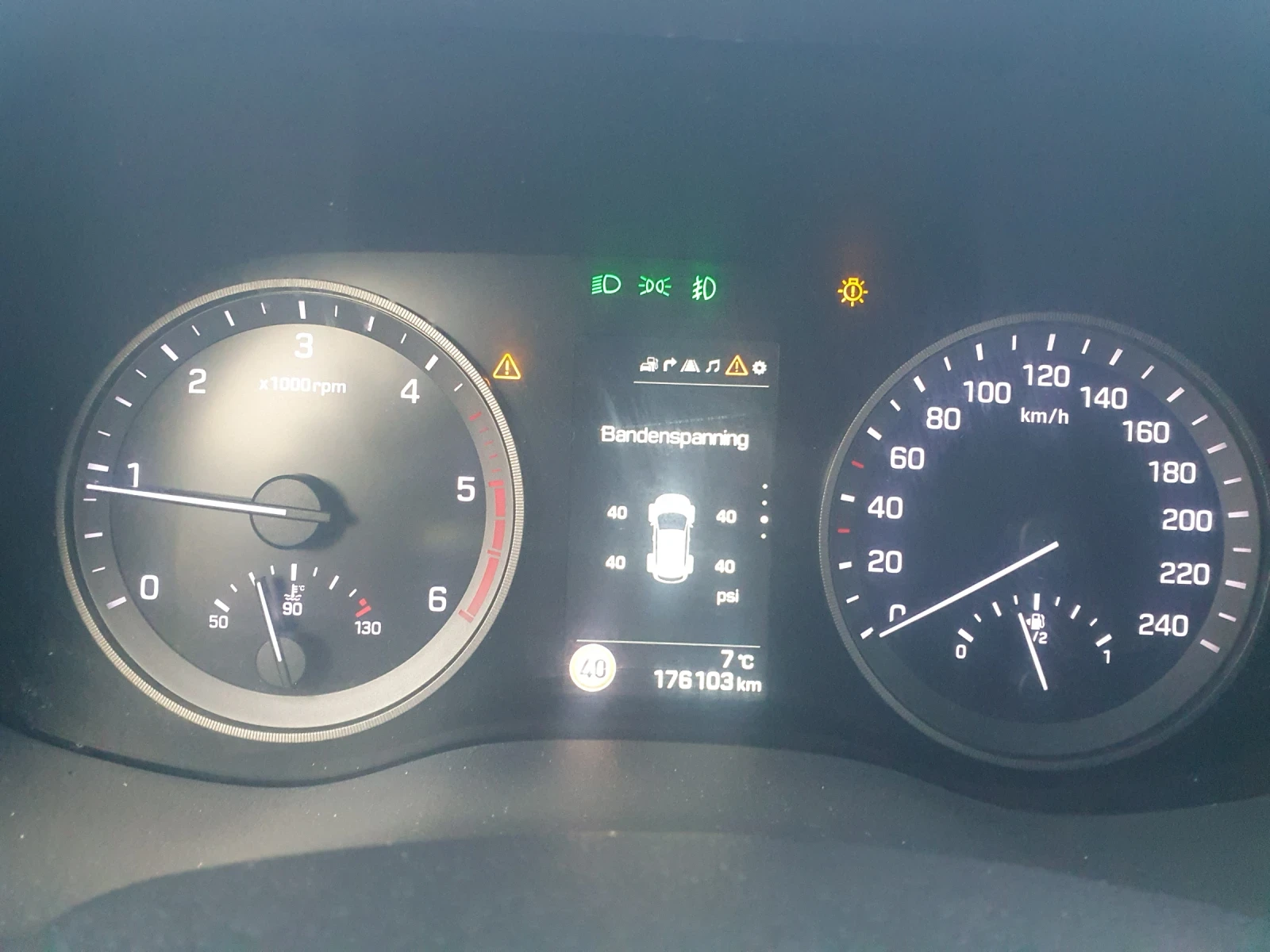 Hyundai Tucson, снимка 12 - Автомобили и джипове - 53559047