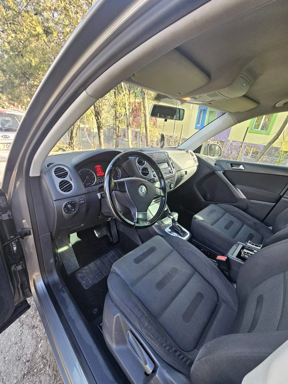 VW Tiguan 2.0 TDI, снимка 8 - Автомобили и джипове - 53822299