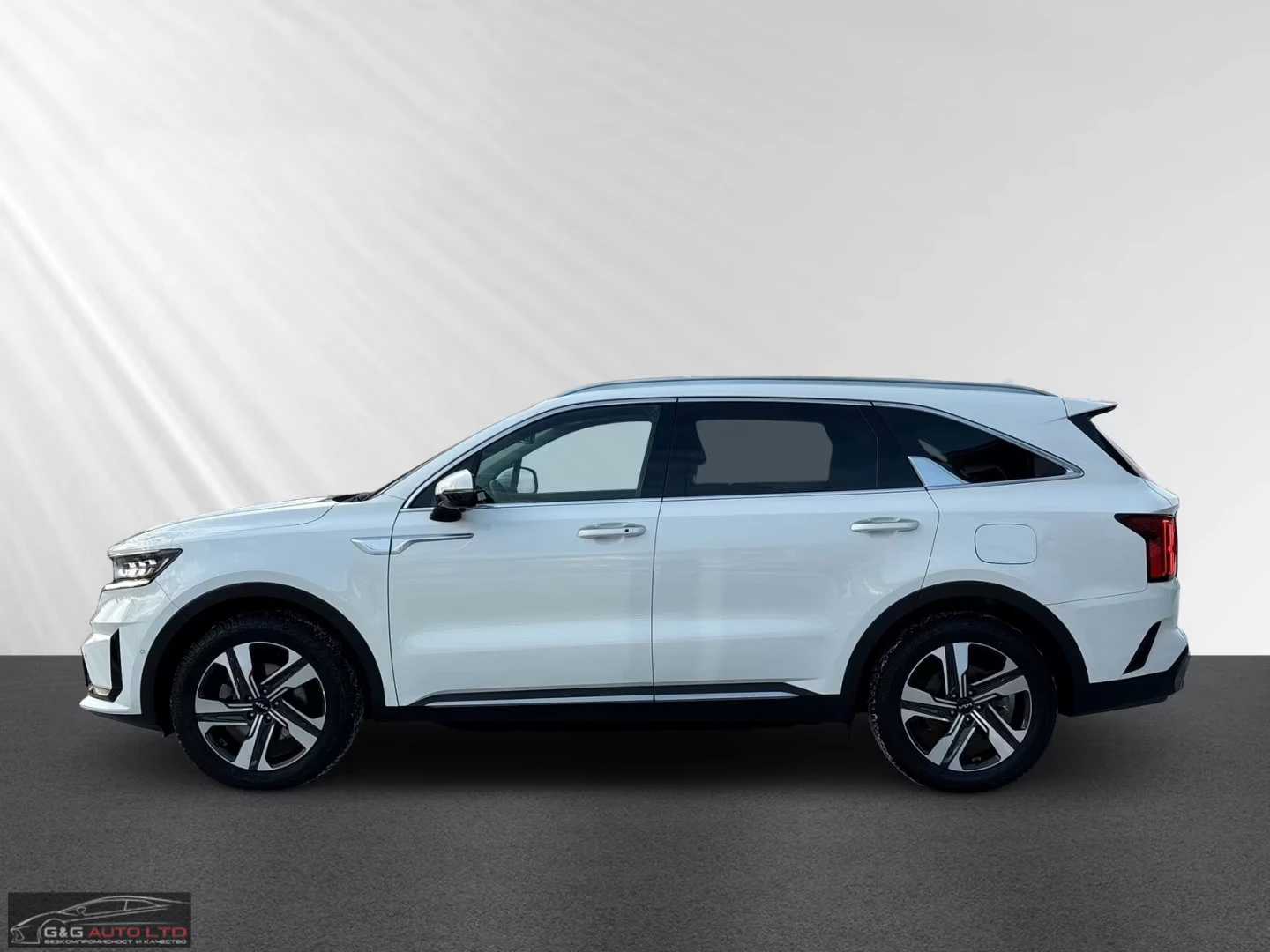 Kia Sorento 1.6T-GDI/230HP/7S/HEV/PLATINUM/AWD/PANO/360/921g, снимка 2 - Автомобили и джипове - 53826839