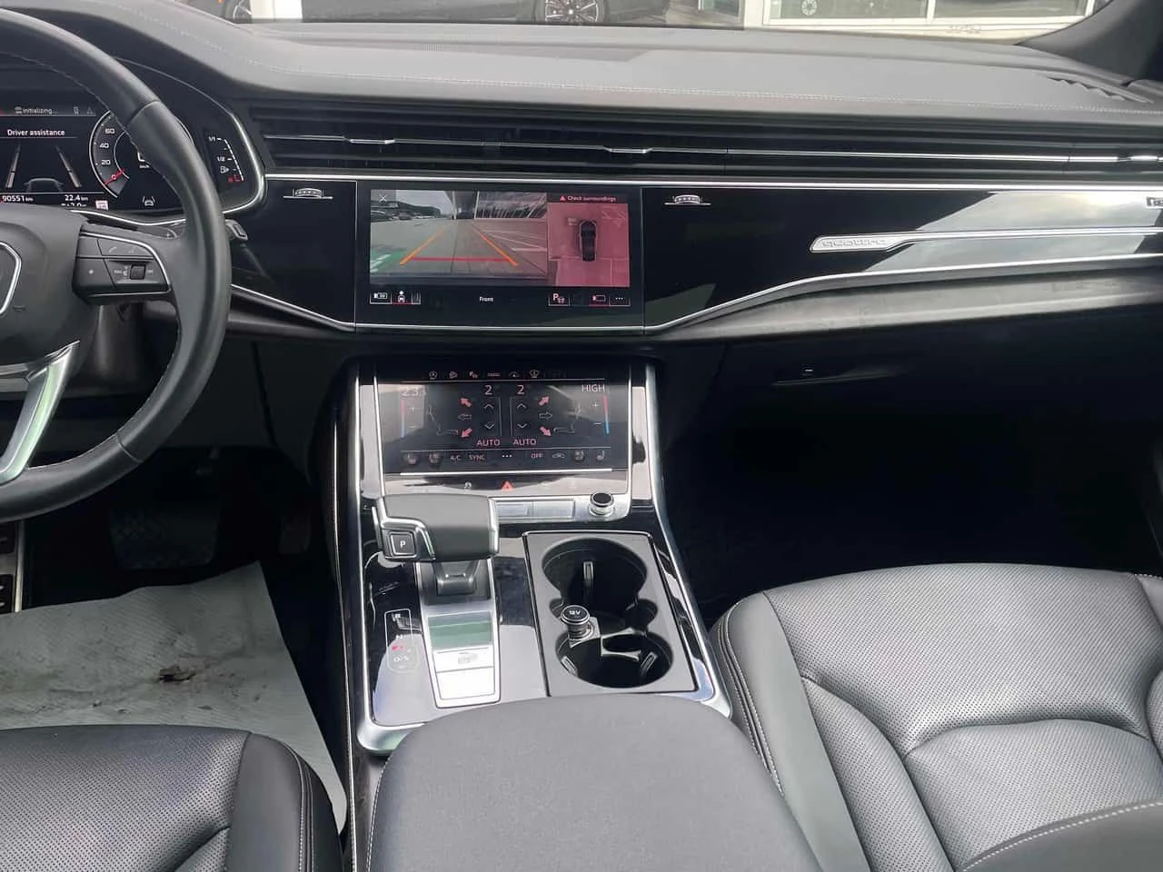 Audi Q8 TECHNIK * ДИСТРОНИК* 360 КАМЕРА* ОБДУХВАНЕ* , снимка 9 - Автомобили и джипове - 53827577