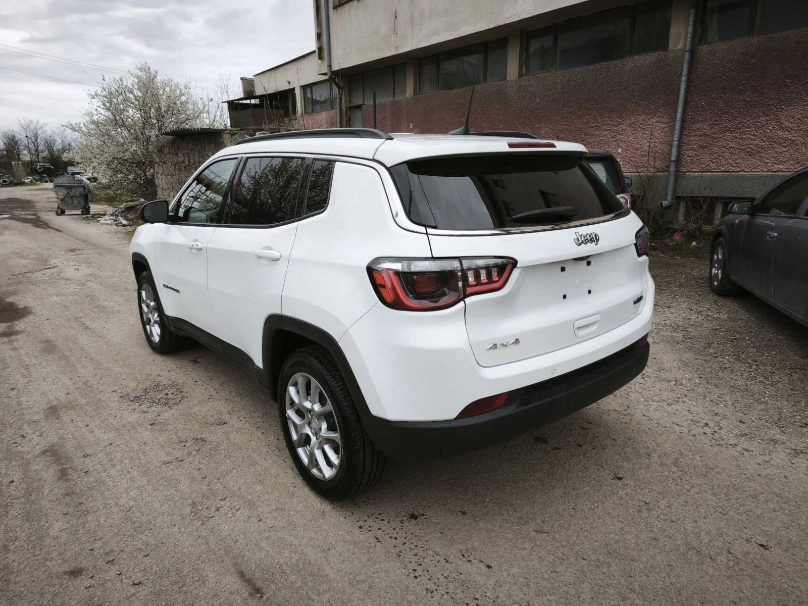 Jeep Compass Latitude Lux 2.0L, 200HP TURBO, 4x4 Drive, снимка 5 - Автомобили и джипове - 54032708