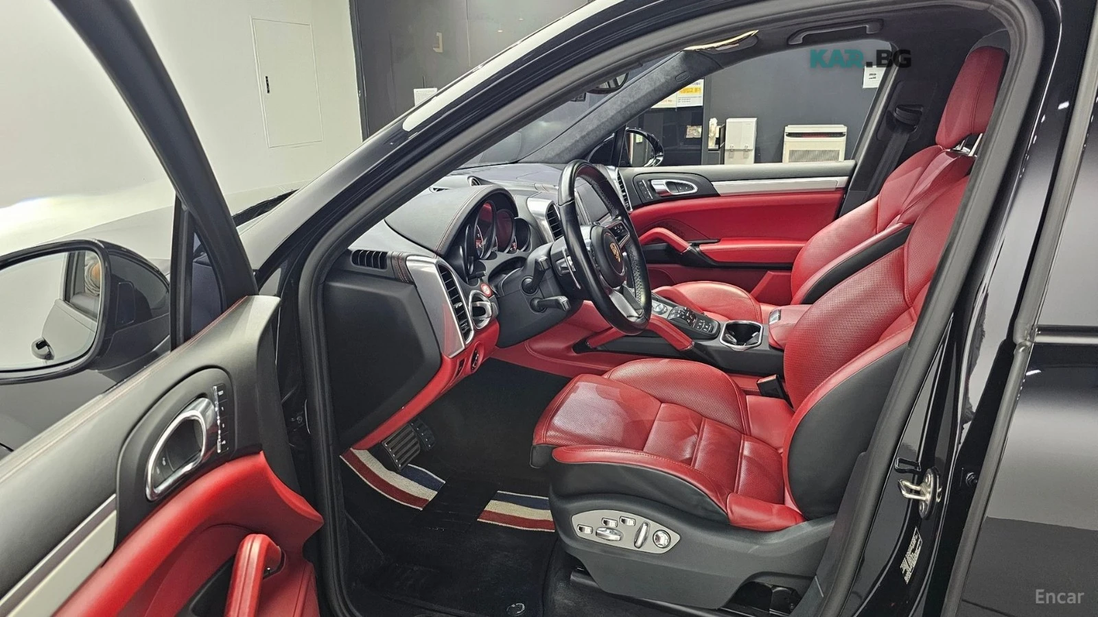 Porsche Cayenne GTS/KEYLESS/DISTRONIC/PANO/360, снимка 7 - Автомобили и джипове - 54973428
