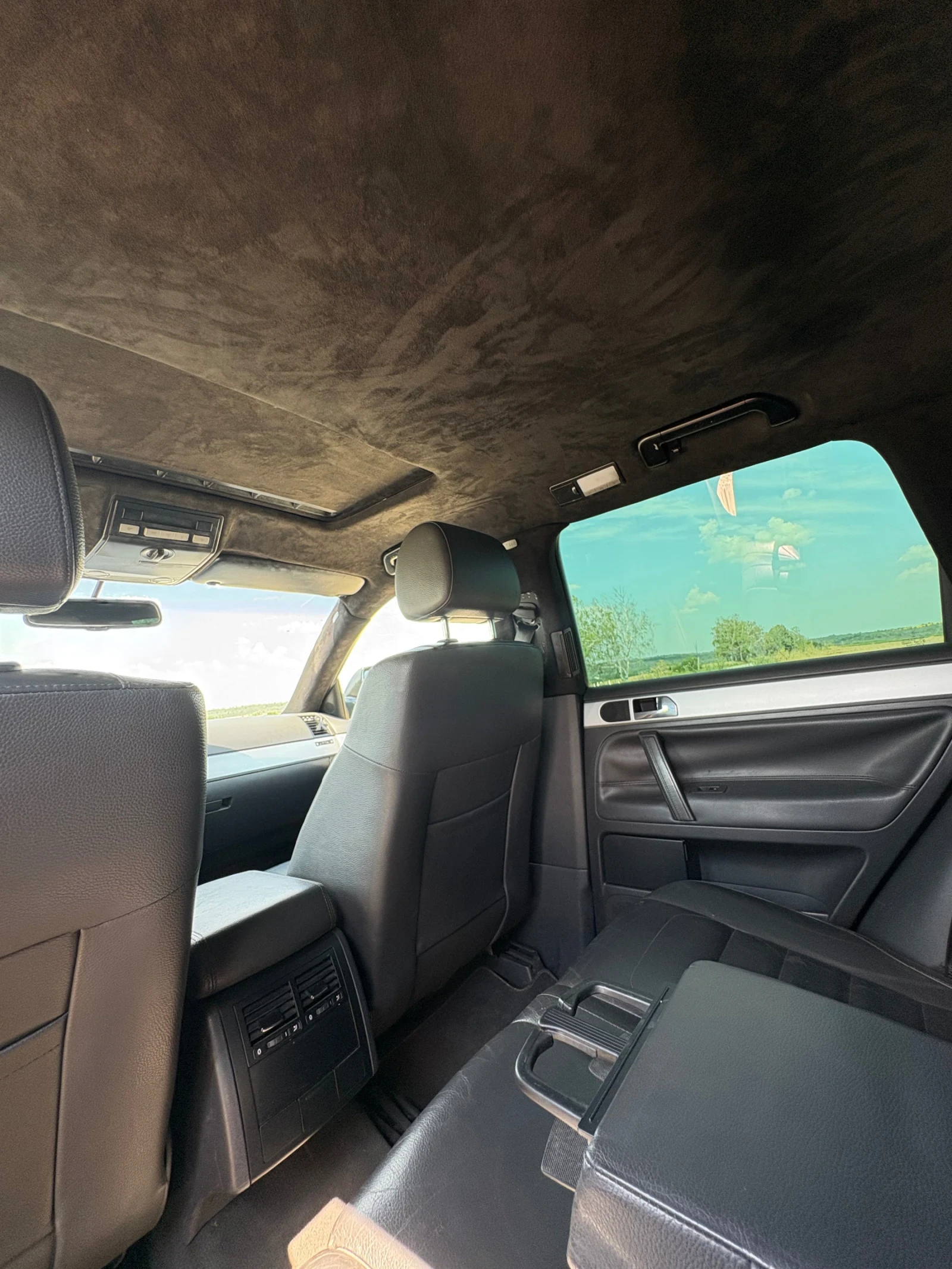 VW Touareg, снимка 11 - Автомобили и джипове - 55145405