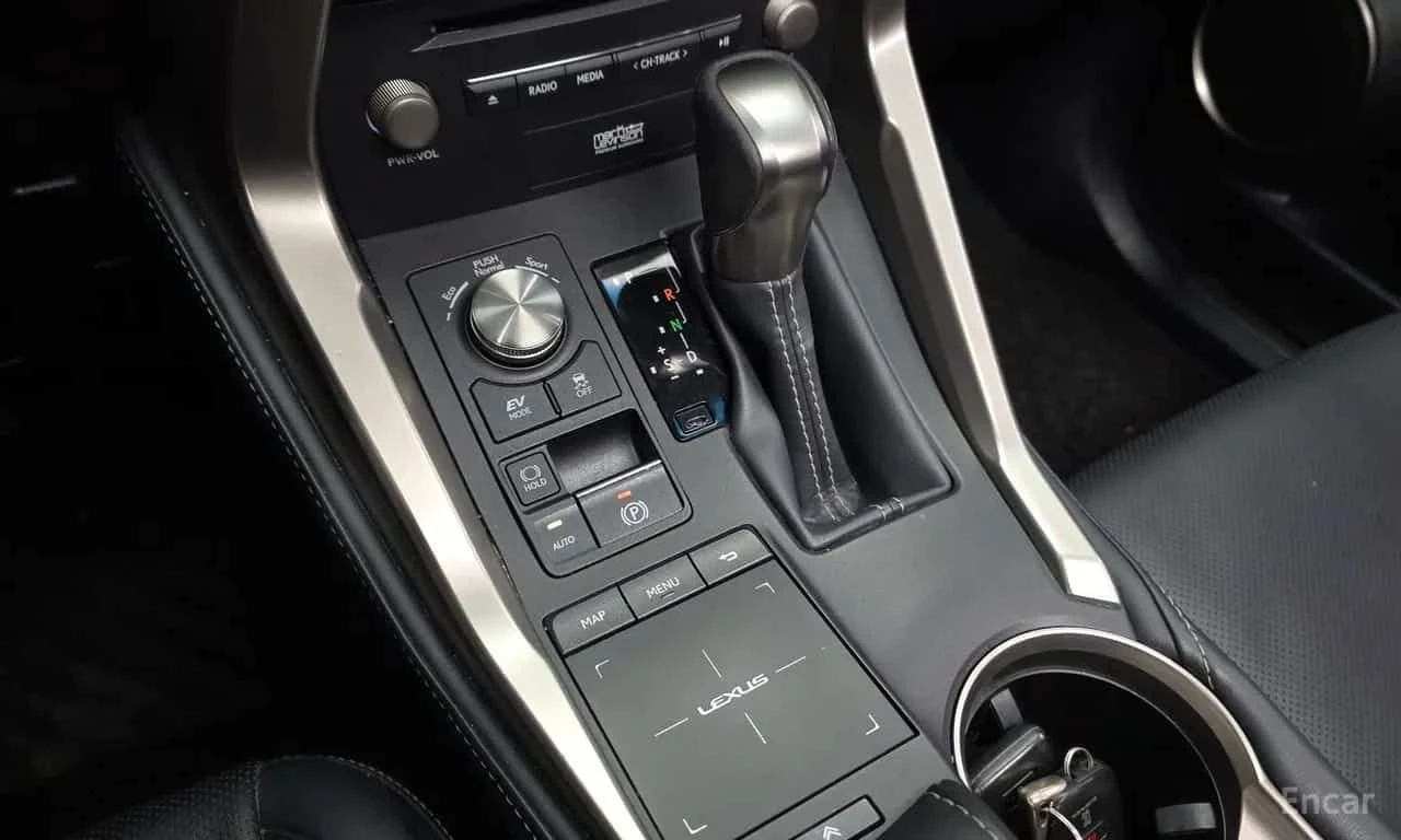 Lexus NX 300h * Executive * КРАЙНА ЦЕНА ДО БЪЛГАРИЯ * АВТОКРЕДИТ, снимка 9 - Автомобили и джипове - 55569545
