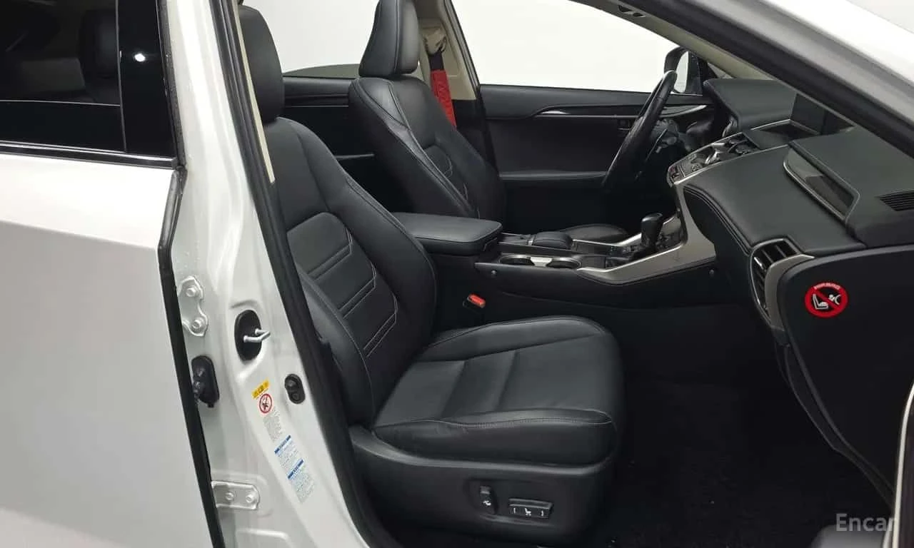Lexus NX 300h * Executive * КРАЙНА ЦЕНА ДО БЪЛГАРИЯ * АВТОКРЕДИТ, снимка 12 - Автомобили и джипове - 55569545