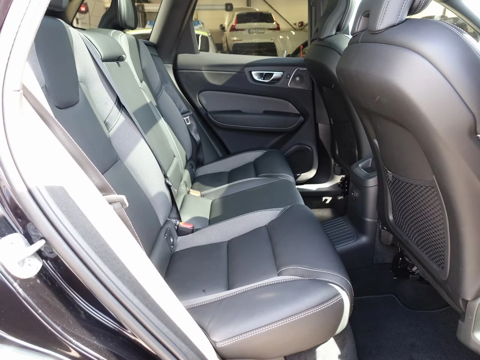 Volvo XC60 NEW 2026 T8 AWD Black Edition Ultra Four-C, снимка 11 - Автомобили и джипове - 55571523