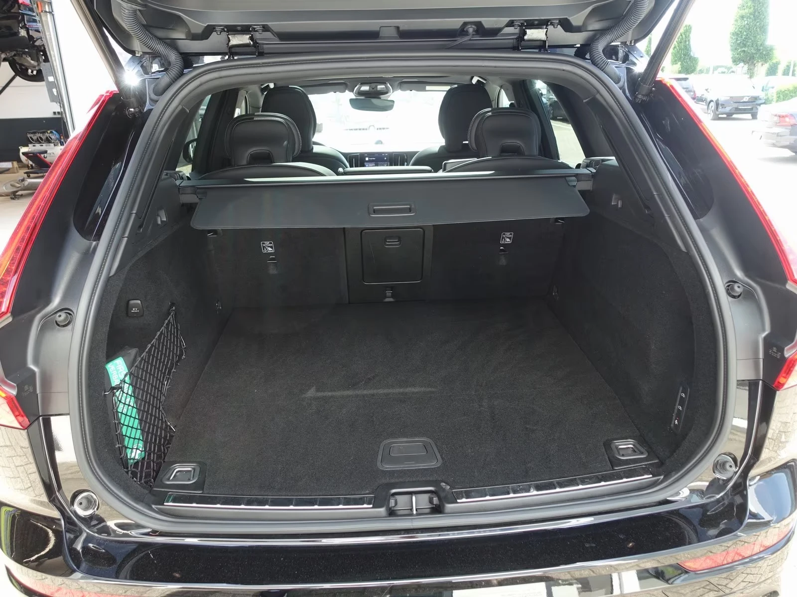 Volvo XC60 NEW 2026 T8 AWD Black Edition Ultra Four-C, снимка 13 - Автомобили и джипове - 55571523