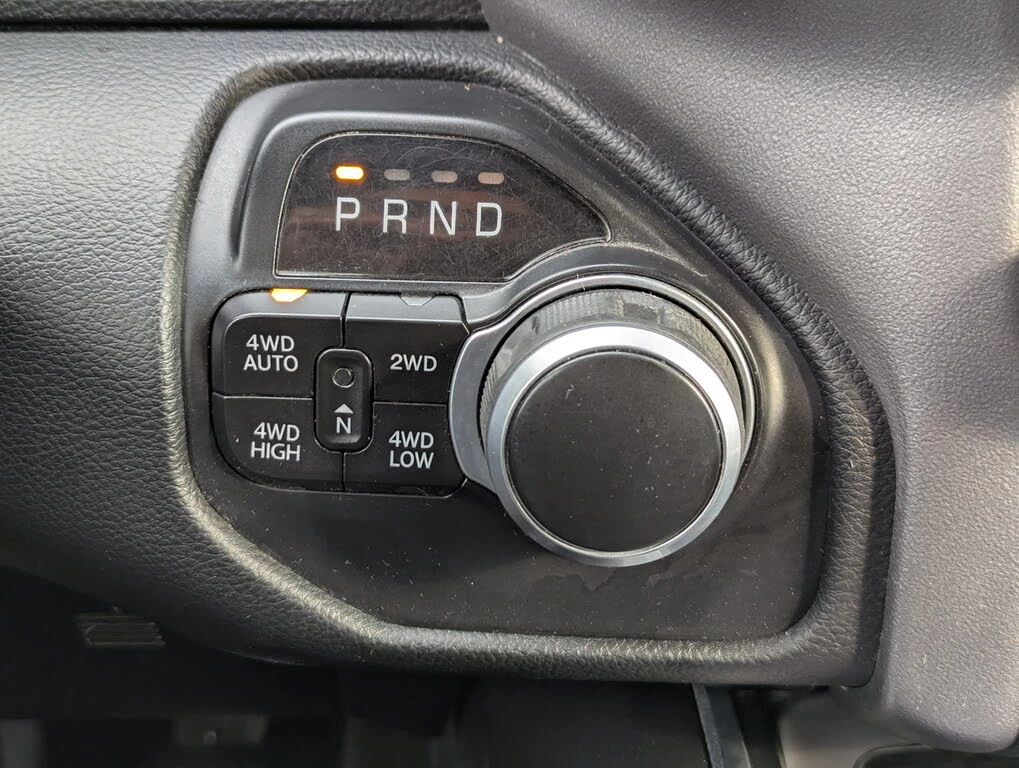Dodge RAM 1500 5.7 HEMI | Big Horn Crew Cab 4WD | CARPLAY | Mobile.bg � ����������� 8