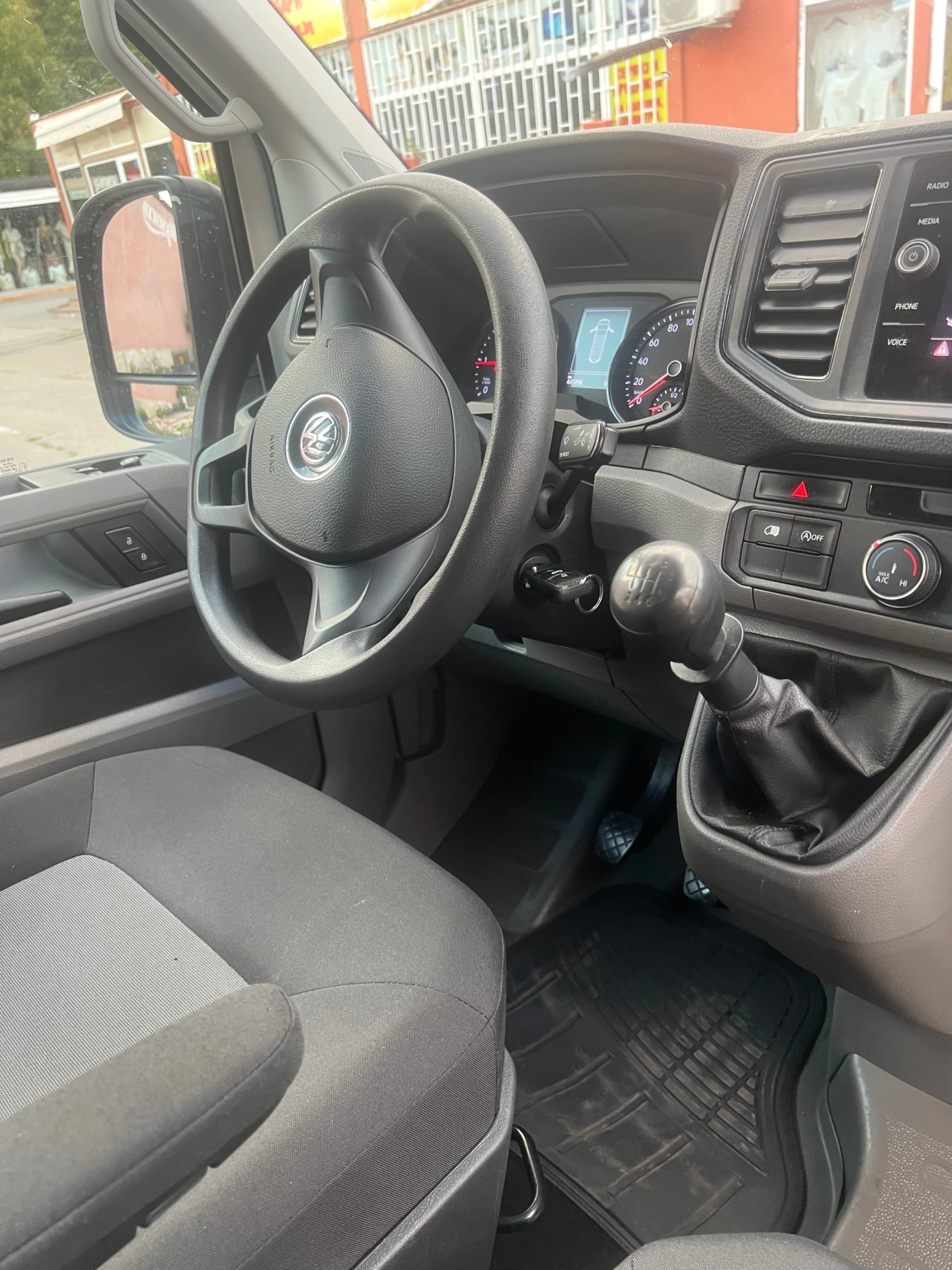 VW Crafter 2.0 TDI хладилен, снимка 4 - Бусове и автобуси - 55838887
