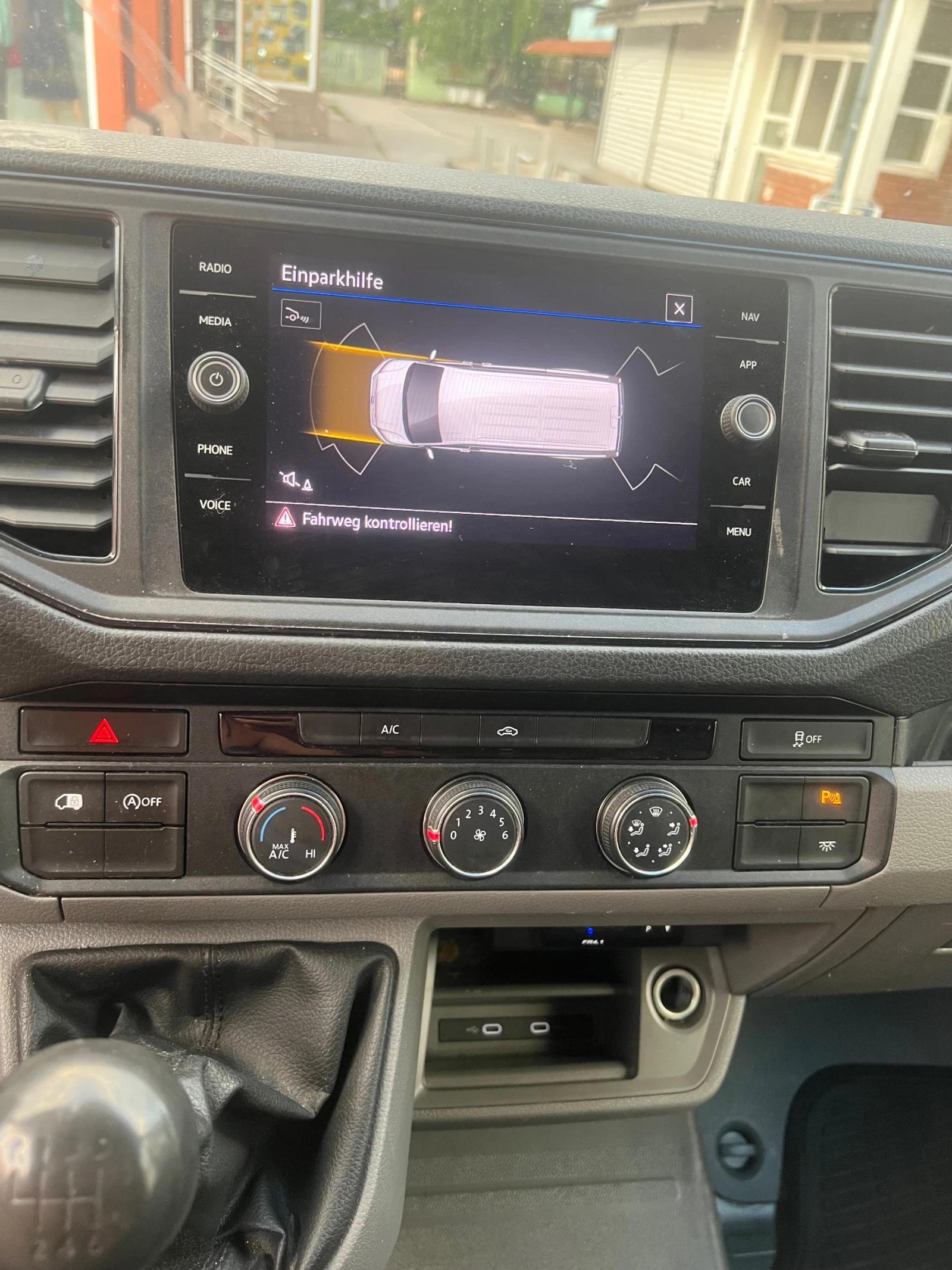 VW Crafter 2.0 TDI хладилен, снимка 16 - Бусове и автобуси - 55838887