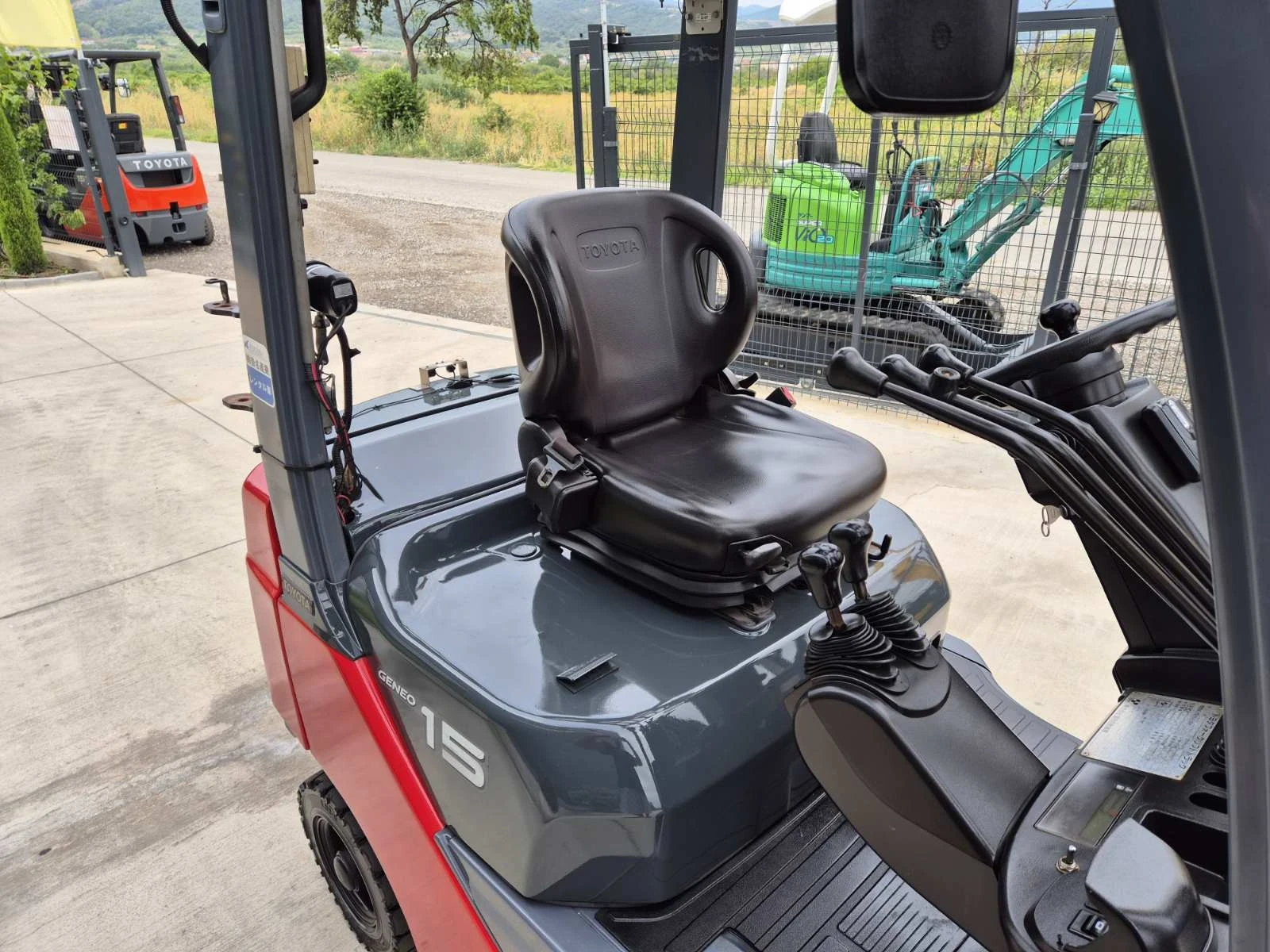  Toyota  *   *  *  | Mobile.bg   12