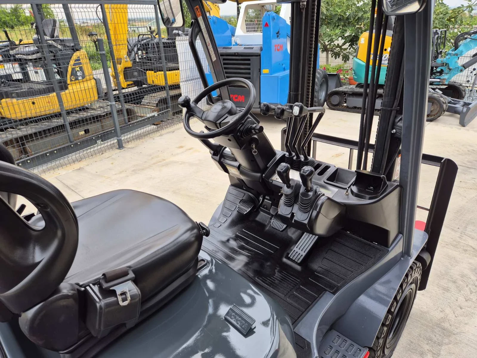  Toyota  *   *  *  | Mobile.bg   11