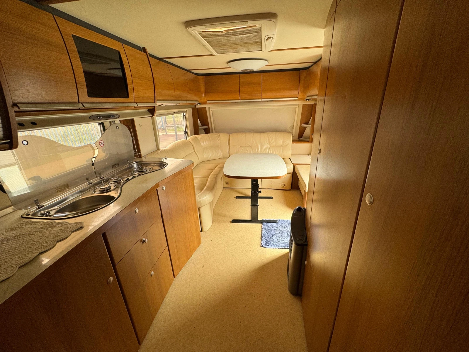 Каравана Fendt DIAMANT, снимка 8 - Каравани и кемпери - 54194499