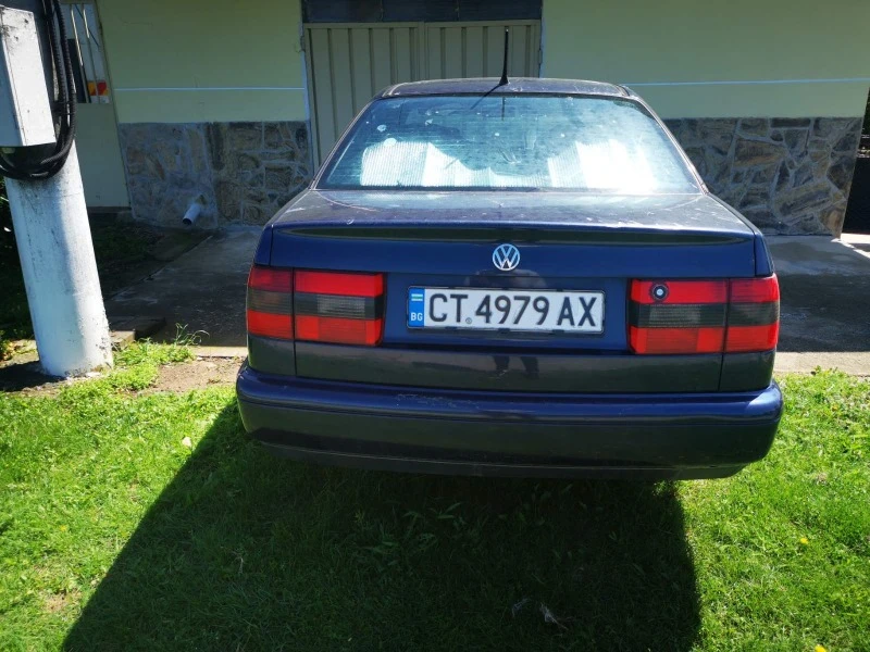 VW Passat 1, 6, снимка 10 - Автомобили и джипове - 49500384