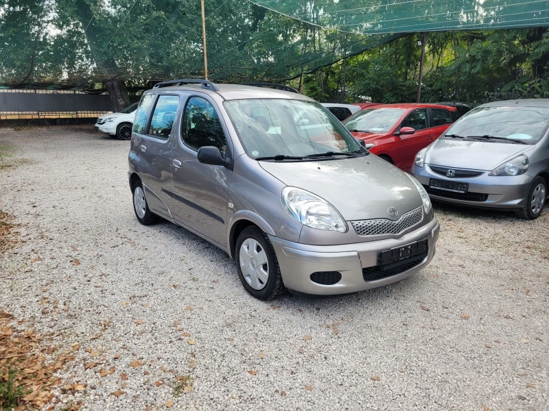 Toyota Yaris verso 1.4 I automatic , снимка 2 - Автомобили и джипове - 47536309