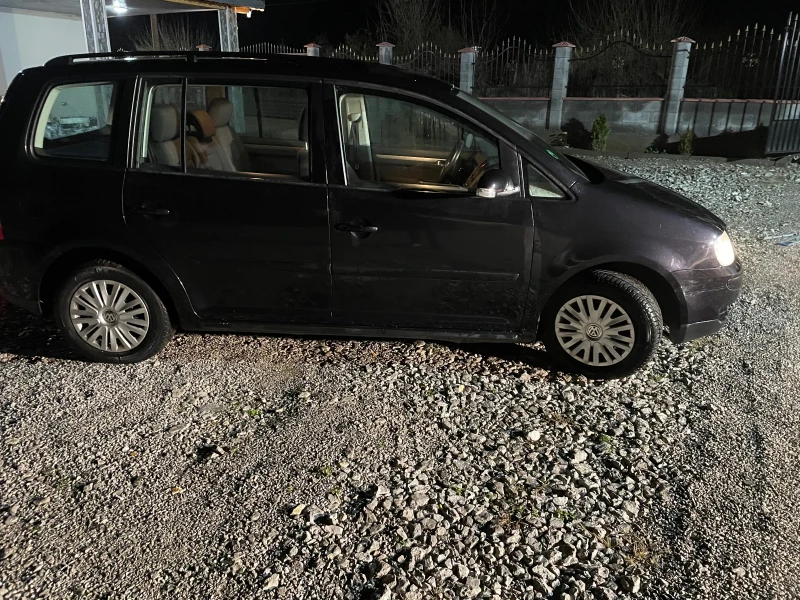 VW Touran, снимка 15 - Автомобили и джипове - 48355487