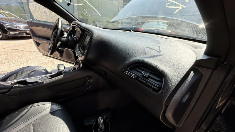Dodge Challenger 3.6L  6 cyl, снимка 12 - Автомобили и джипове - 52873190