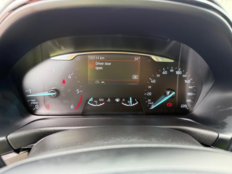 Ford Fiesta 1.5TDCI NAVI TITANIUM TOP TP, снимка 15 - Автомобили и джипове - 51225426
