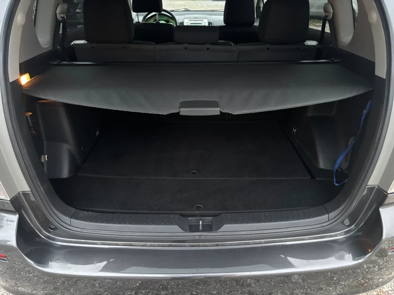 Toyota Corolla verso 2009+ 2.2* 136+ ФЕЙС+ 6ск+ ИТАЛИЯ, снимка 14 - Автомобили и джипове - 52059344