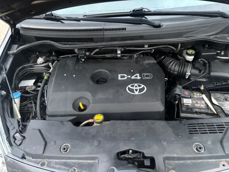 Toyota Corolla verso 2009+ 2.2* 136+ ФЕЙС+ 6ск+ ИТАЛИЯ, снимка 16 - Автомобили и джипове - 52059344