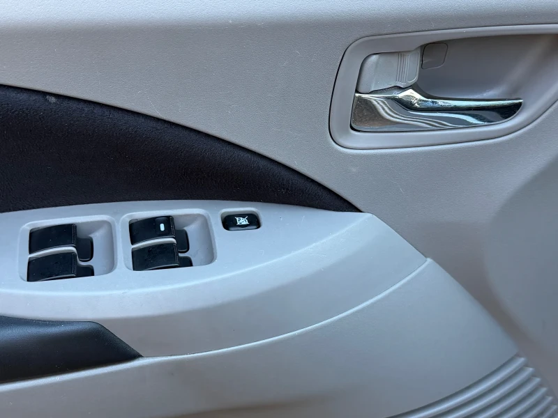 Mitsubishi Grandis, снимка 6 - Автомобили и джипове - 52546325