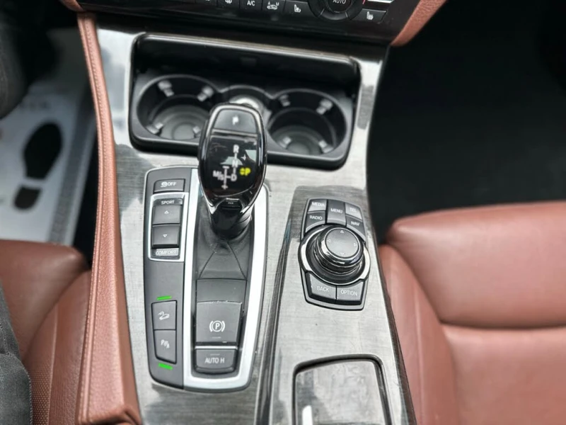 BMW 550 xDrive* Автокредит(Цена до БГ), снимка 14 - Автомобили и джипове - 53265252