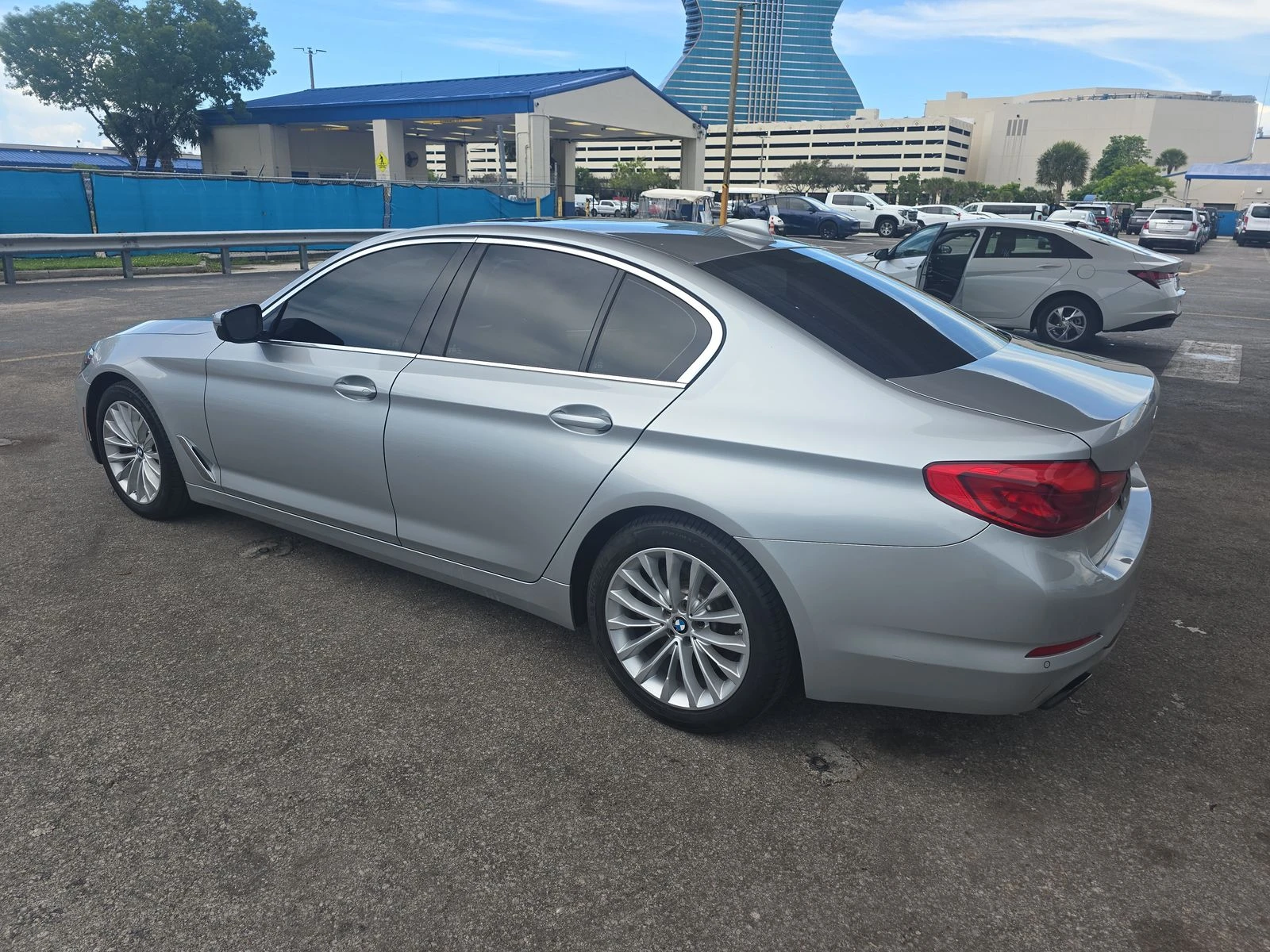 BMW 540 i B58 DISTRONIC/RECARO/ФИКСИРАНА ЦЕНА ДО БГ! - изображение 4