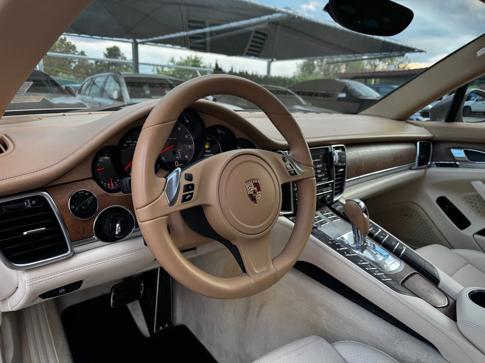 Porsche Panamera 4S PANO Premium Distronic BOSE Обдухване - изображение 9