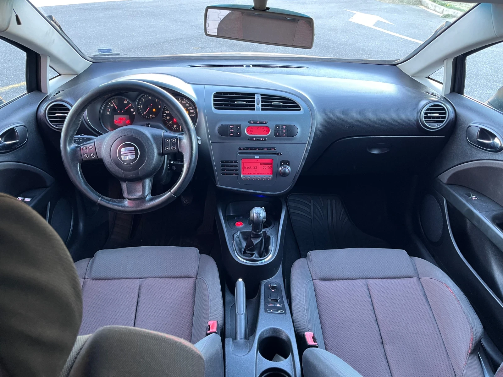 Seat Leon 2.0 TDI - изображение 8