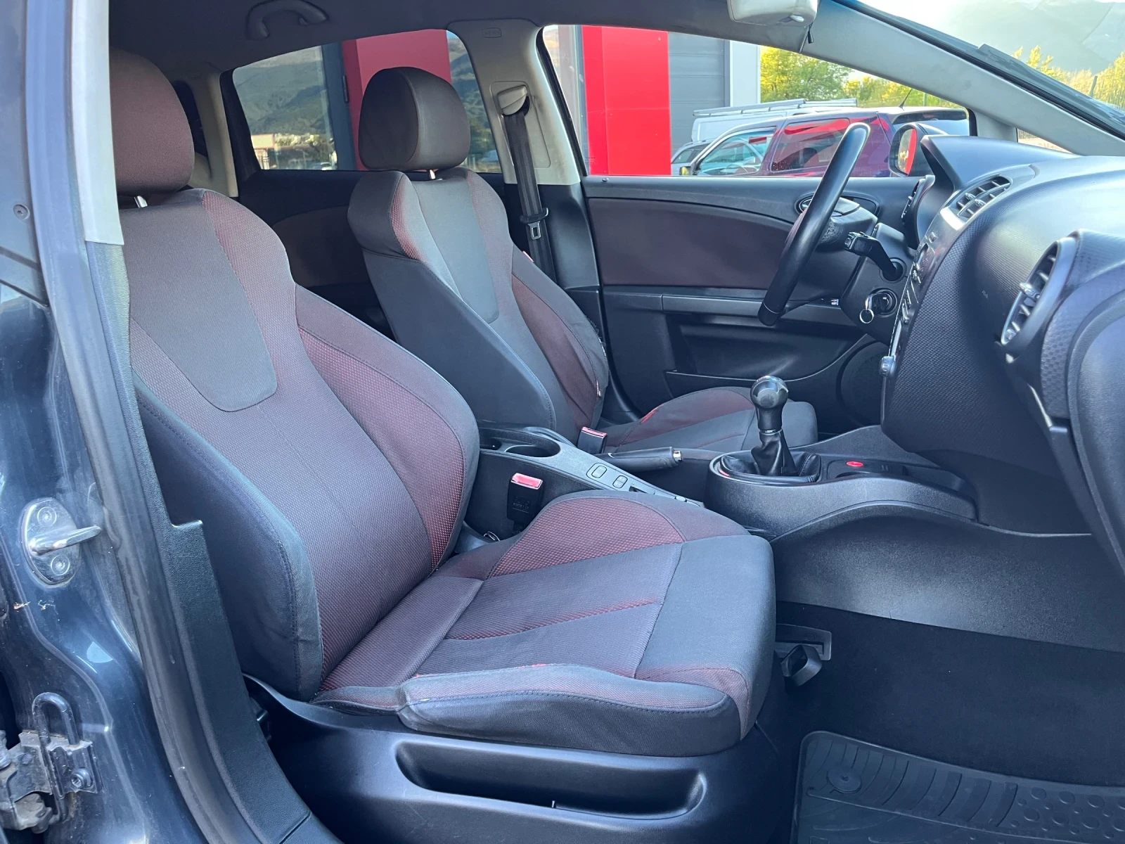 Seat Leon 2.0 TDI - изображение 9