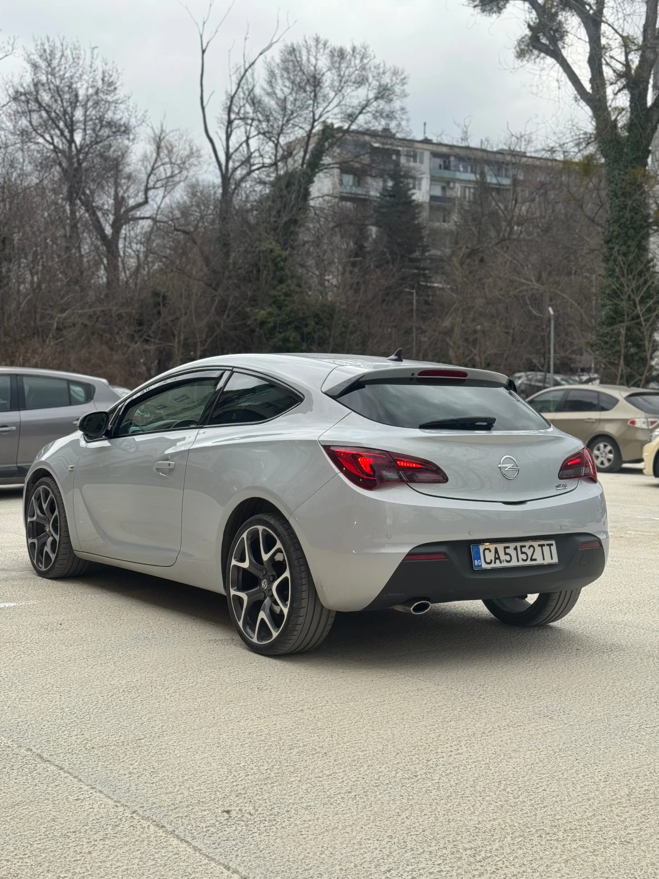 Opel Astra GTC 2.0cdi, снимка 4 - Автомобили и джипове - 53903641
