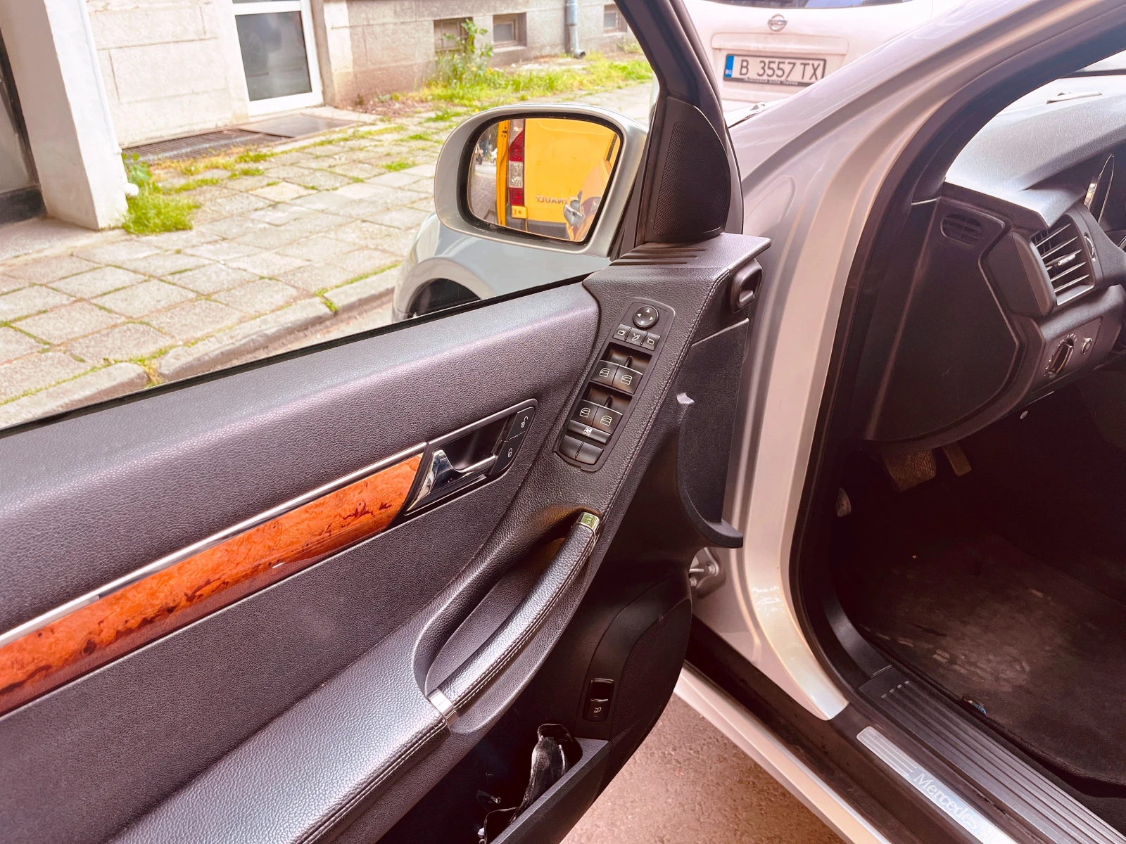 Mercedes-Benz R 320, снимка 14 - Автомобили и джипове - 54481598