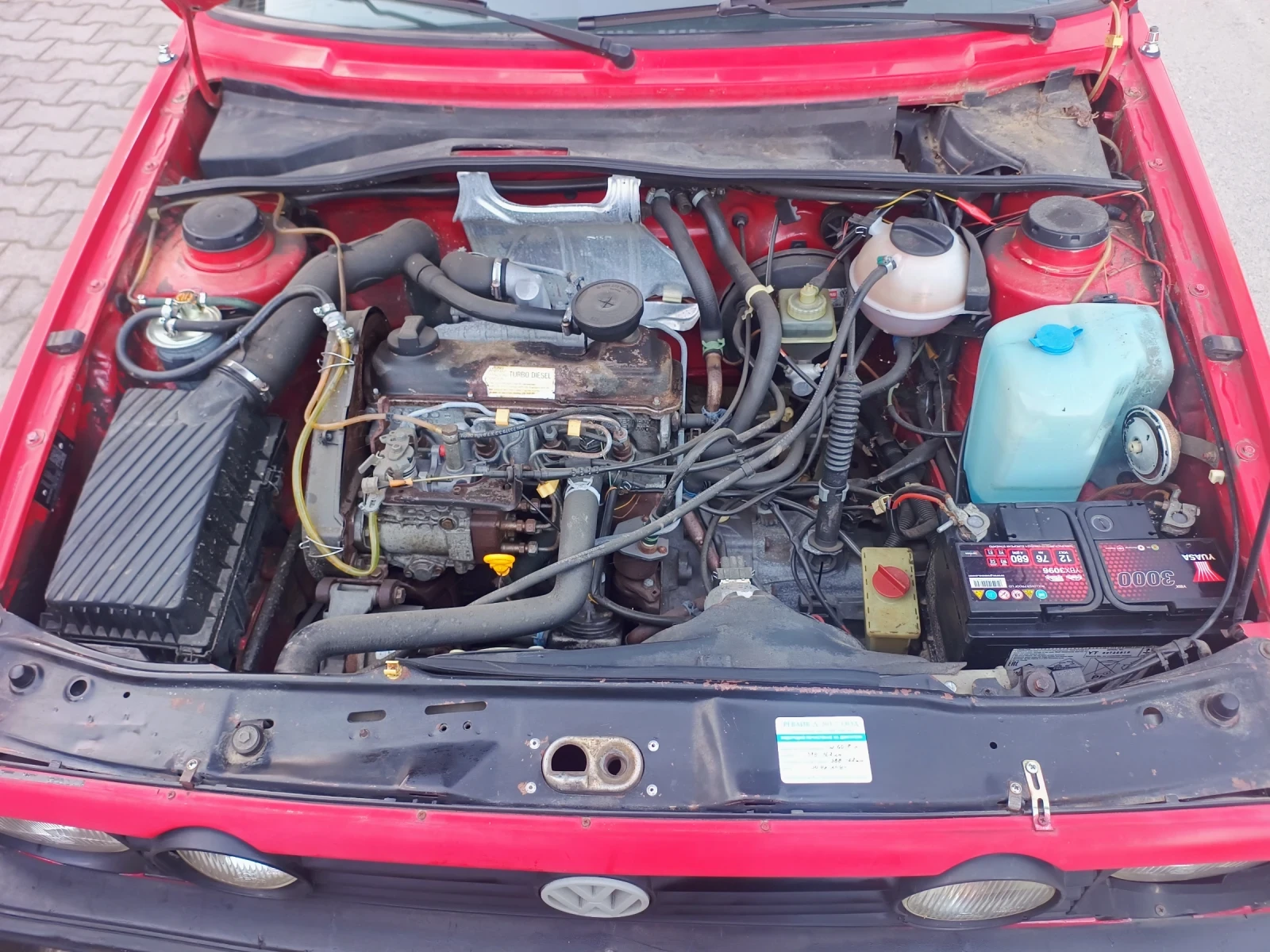 VW Golf 1.6td, снимка 13 - Автомобили и джипове - 54724771