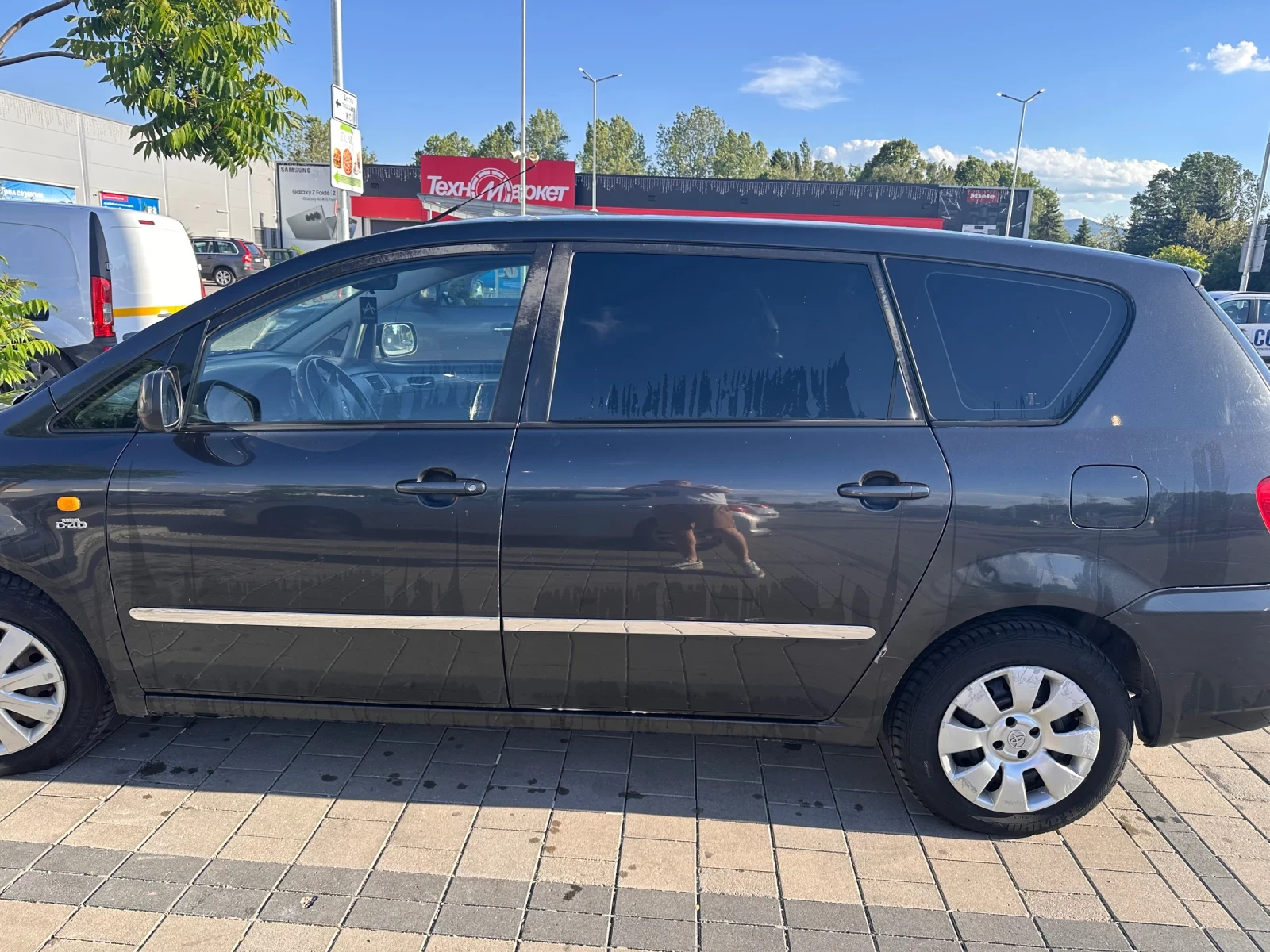 Toyota Avensis verso 1, снимка 4 - Автомобили и джипове - 54830492