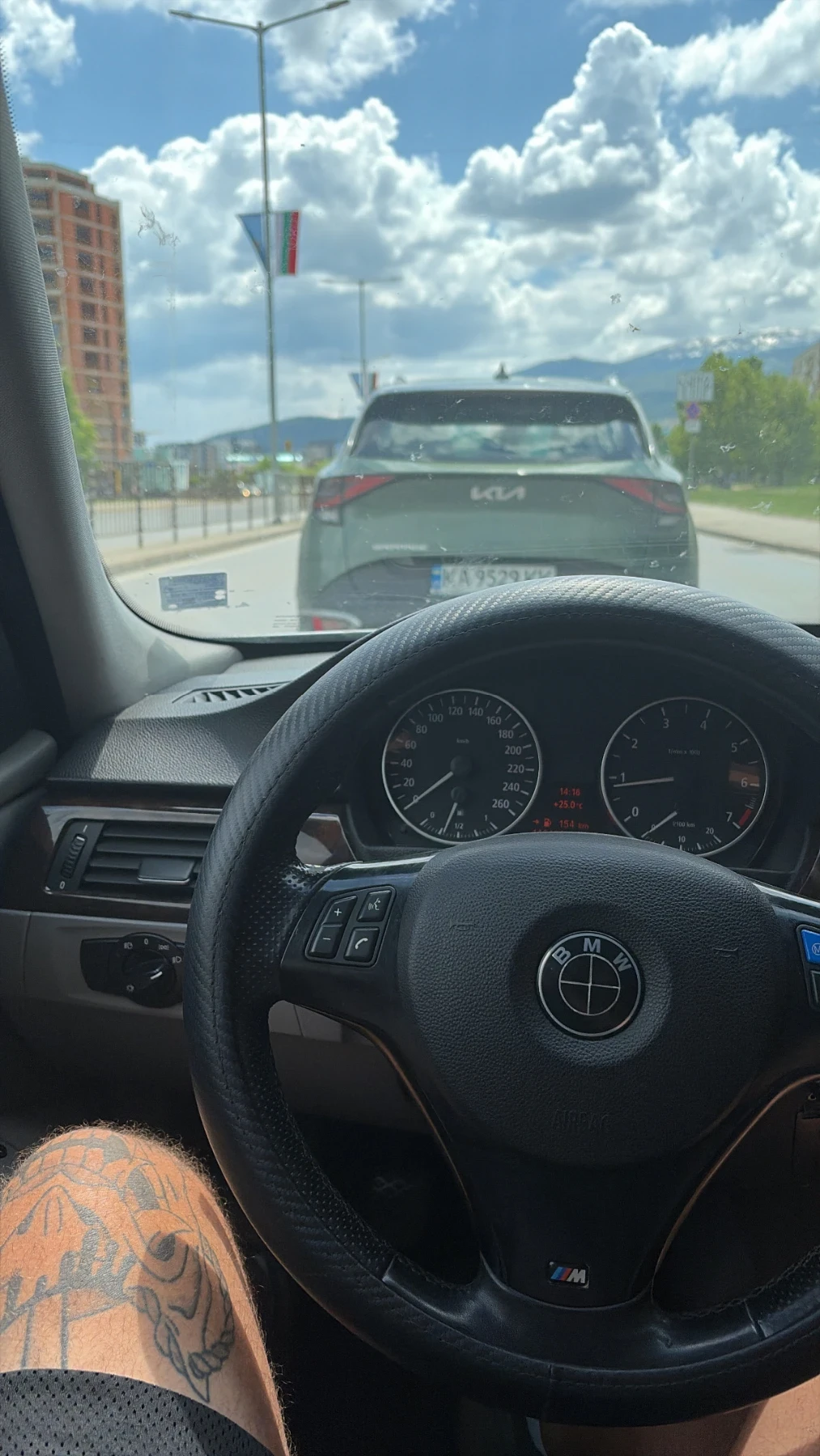 BMW 320, снимка 5 - Автомобили и джипове - 54959629