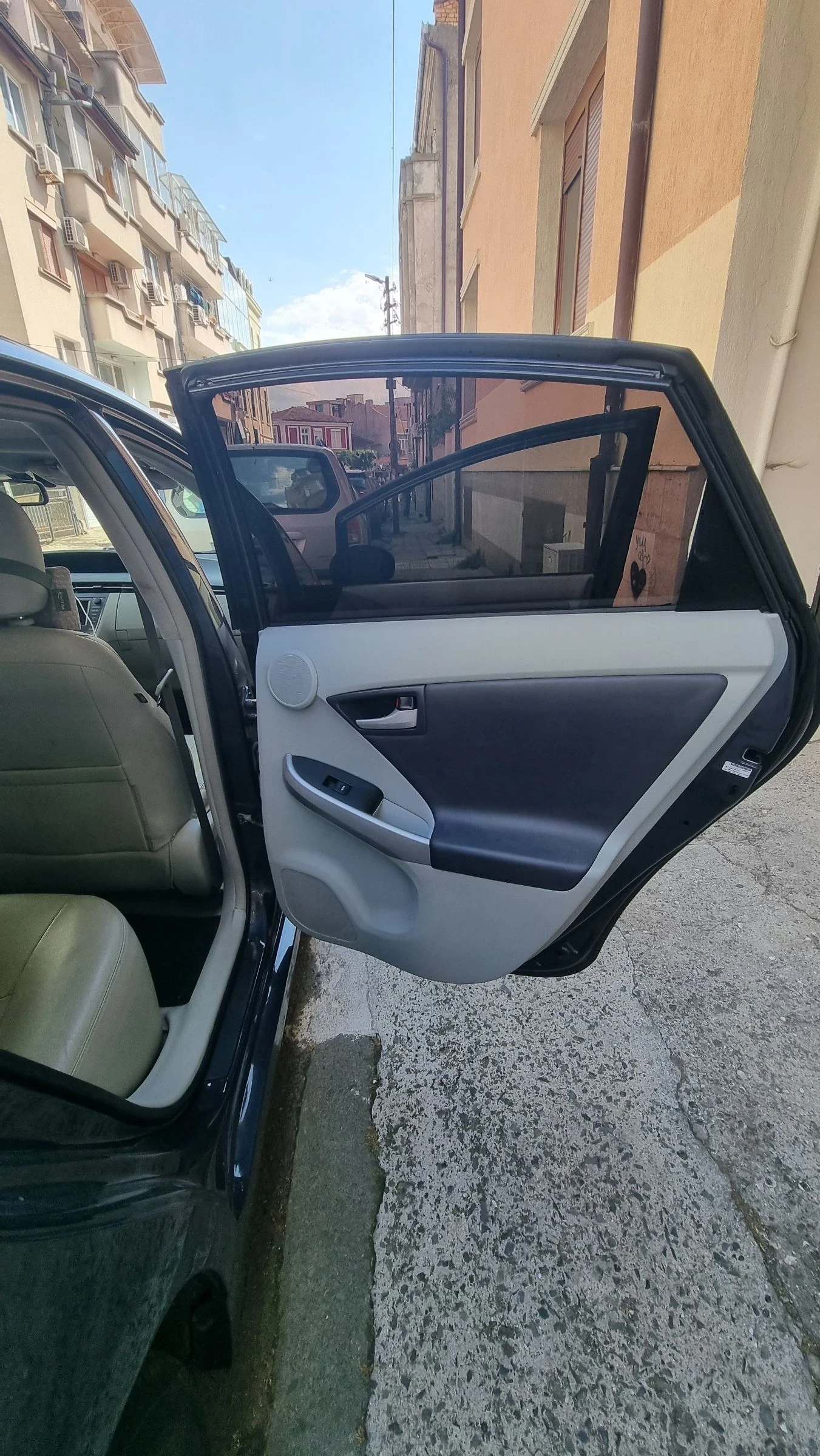 Toyota Prius Hybrid , снимка 7 - Автомобили и джипове - 55279776