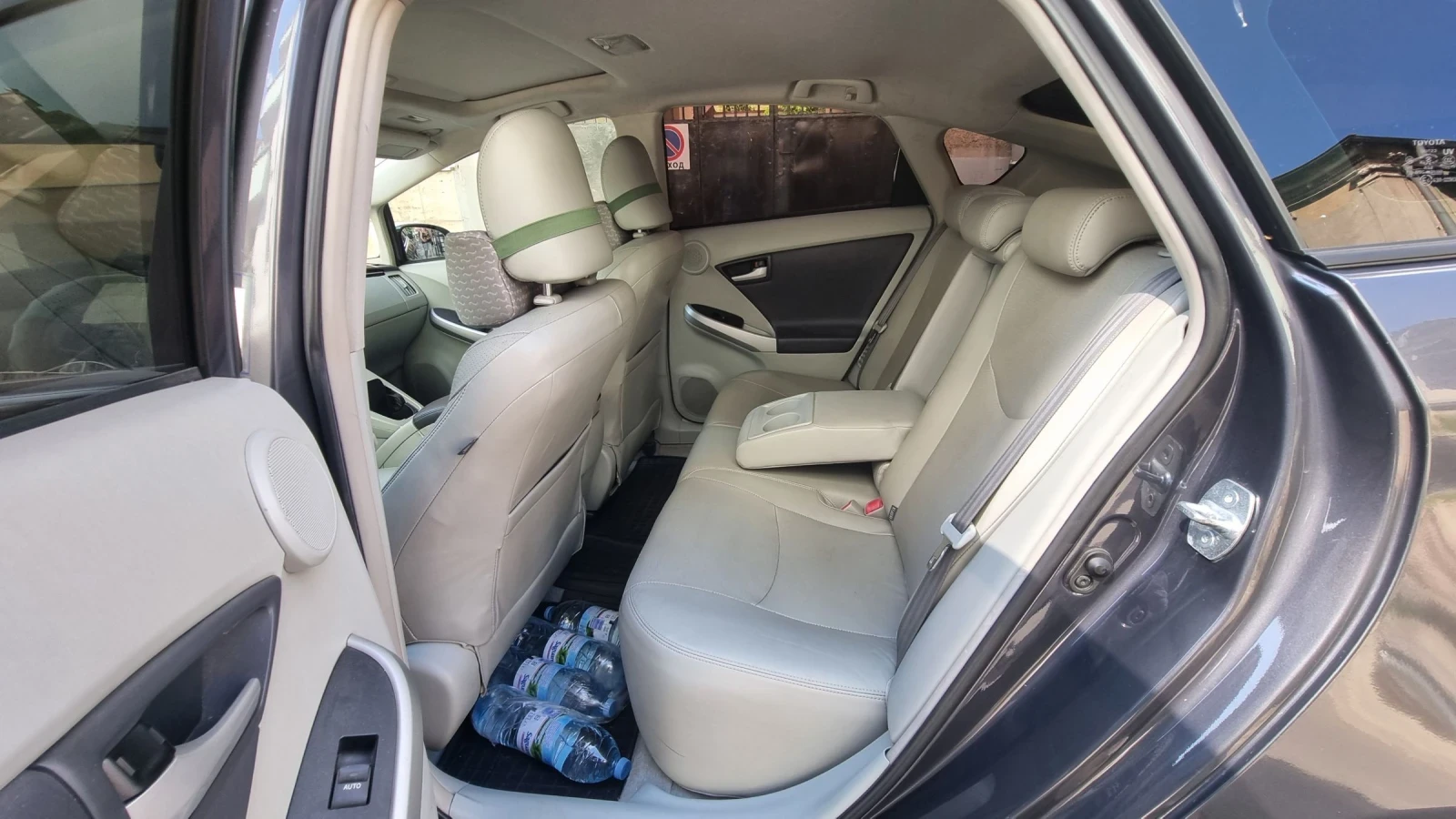 Toyota Prius Hybrid , снимка 11 - Автомобили и джипове - 55279776