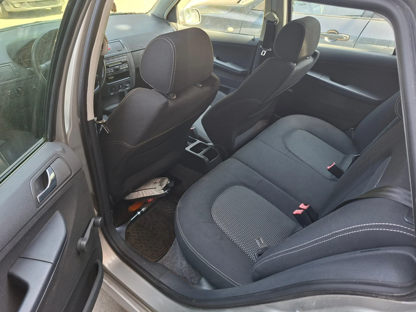 Skoda Fabia 1.4 16V Газ, снимка 8 - Автомобили и джипове - 55378210