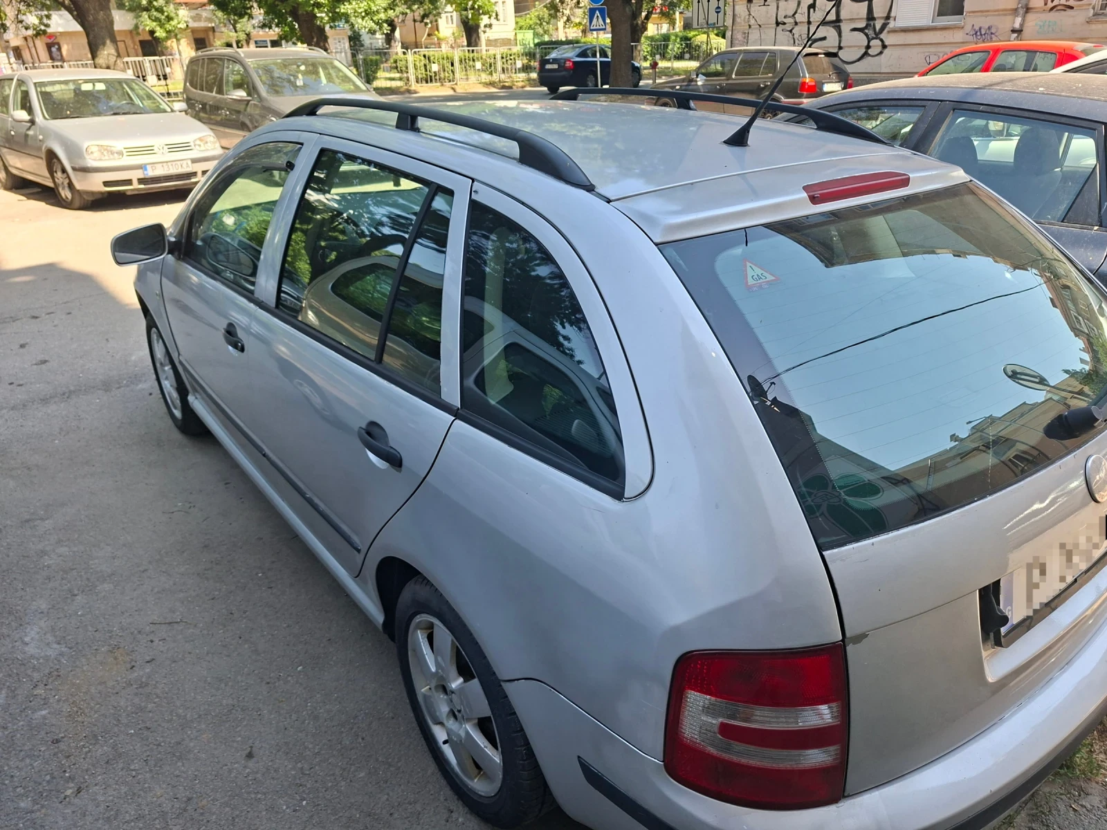 Skoda Fabia 1.4 16V Газ, снимка 3 - Автомобили и джипове - 55378210