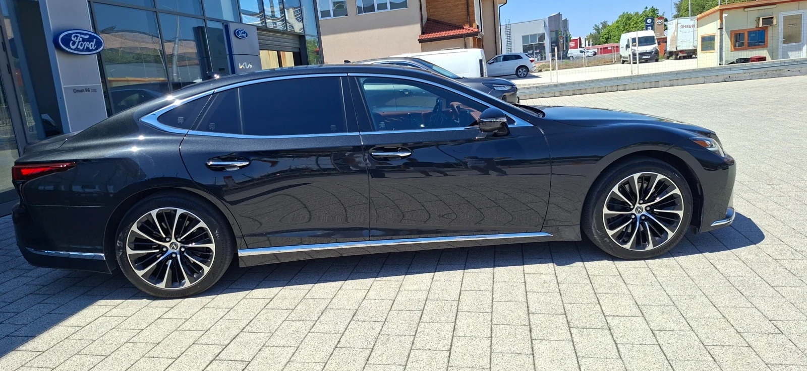 Lexus LS 500 3.5 Bi Turbo, снимка 10 - Автомобили и джипове - 55402412