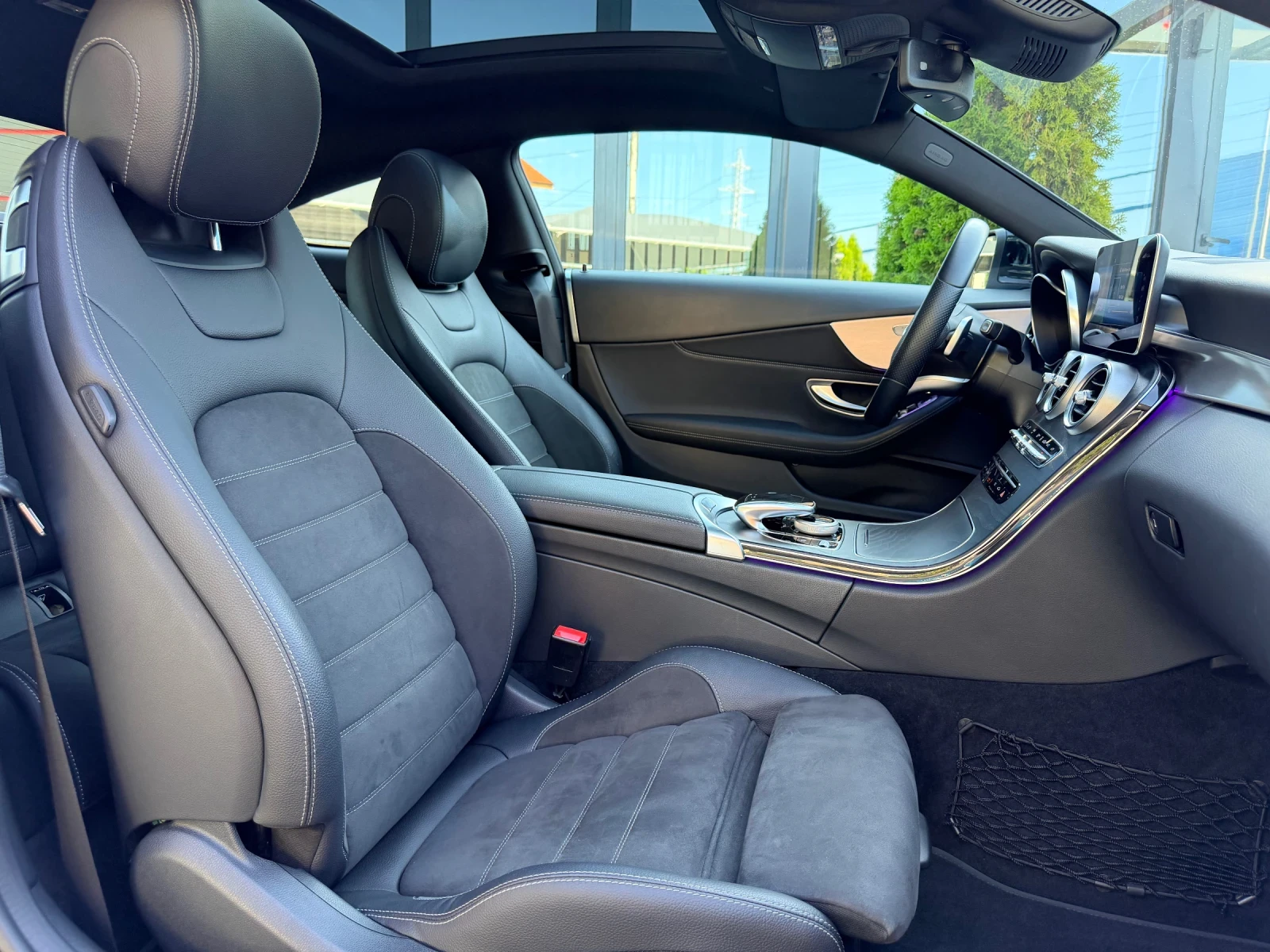 Mercedes-Benz C 220 d Facelift 9G-tronic AMG PANO Multibeam Ambient, снимка 16 - Автомобили и джипове - 55529565