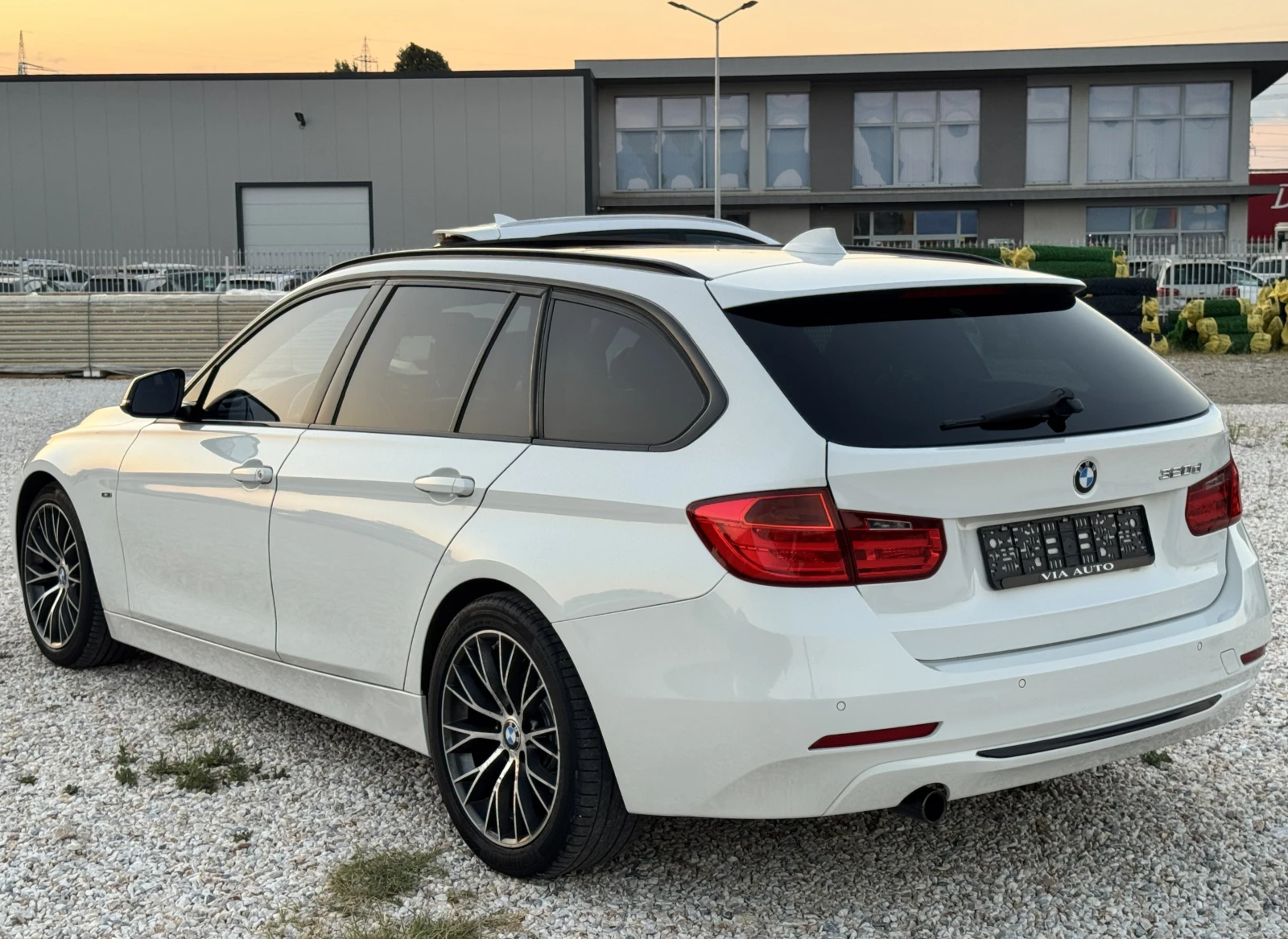 BMW 320 2.0D SPORT ТОП СЪСТОЯНИЕ, снимка 4 - Автомобили и джипове - 55562920